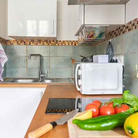 Bao Location: Couple's Retreat With Pet-friendly Charm Apartment La Seyne-sur-Mer