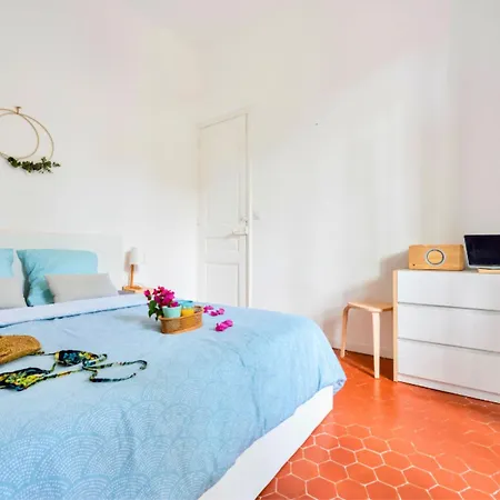 Bao Location: Couple's Retreat With Pet-friendly Charm Apartment